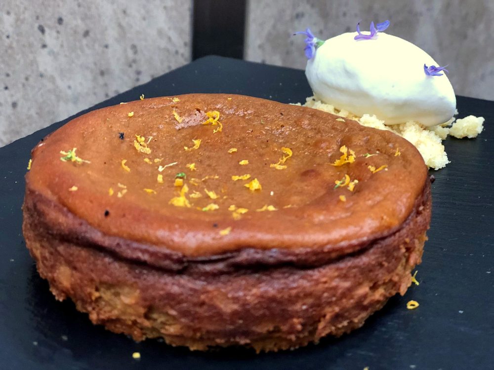 Tarta de queso con dulce de leche en Janoko. Restaurante venezolano en Madrid.