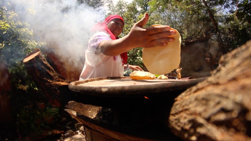 cocinera-tradicional-tortilla-ceremonial-ndp